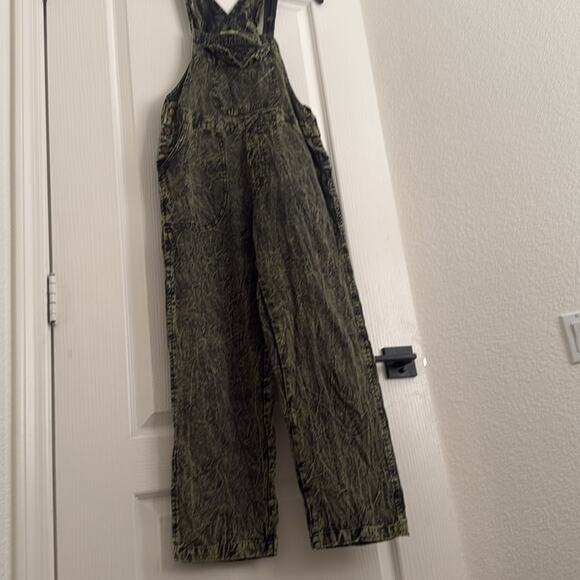 Rhea Costa Black and Yellow (acid wash) Jumpsuit - Picture 5 of 7